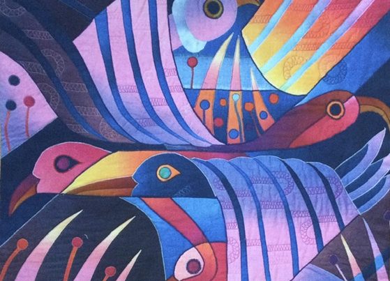 Textil bild, quilt med motiv av abstrakta fåglar, av Rosalind Johansson